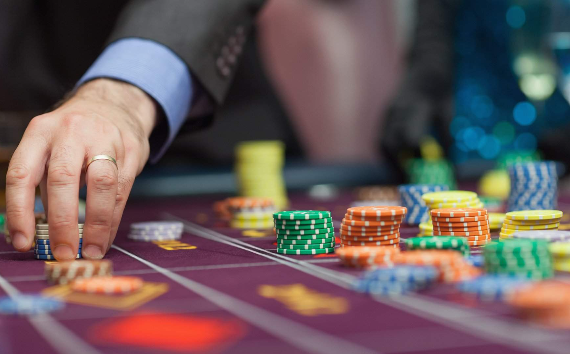 Факторы, которые необходимо учитывать при выборе казино с моментальными выплатами