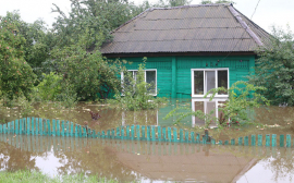 Левченко пообещал новое жилье всем гражданам, утратившим свои дома вследствие паводка
