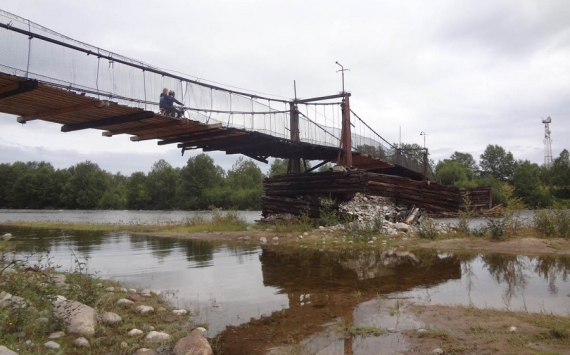 Иркутские областные депутаты контролируют строительство пешеходных мостов