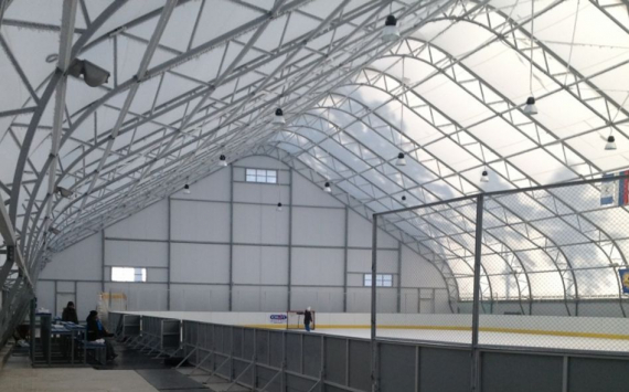 В Бирюсинске появился крытый хоккейный корт