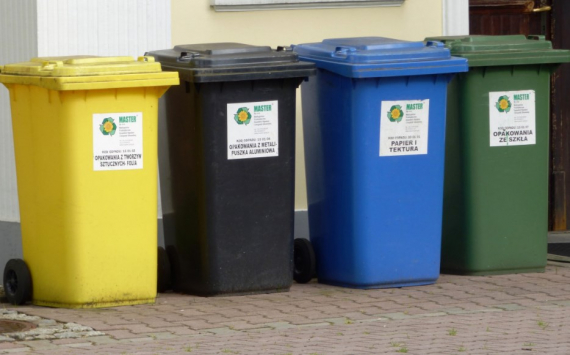 Иркутская область получит 45 млн рублей на контейнеры для мусора