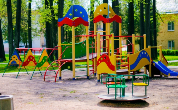 В Октябрьском районе Иркутска отремонтируют детские площадки